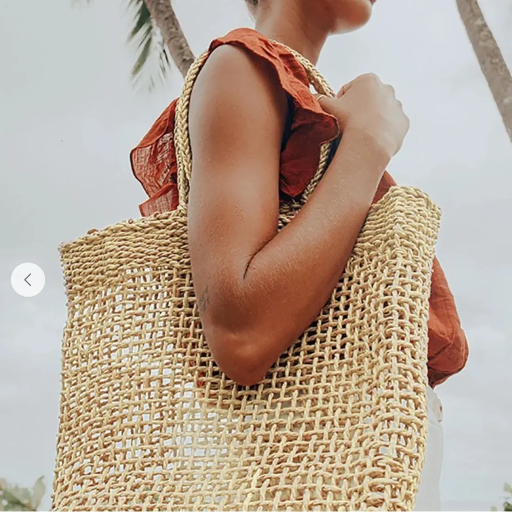 Lulu's Tan Straw Tote Bag